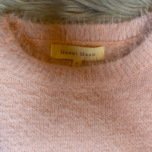 Fuzzy top - Picture 2 of 2